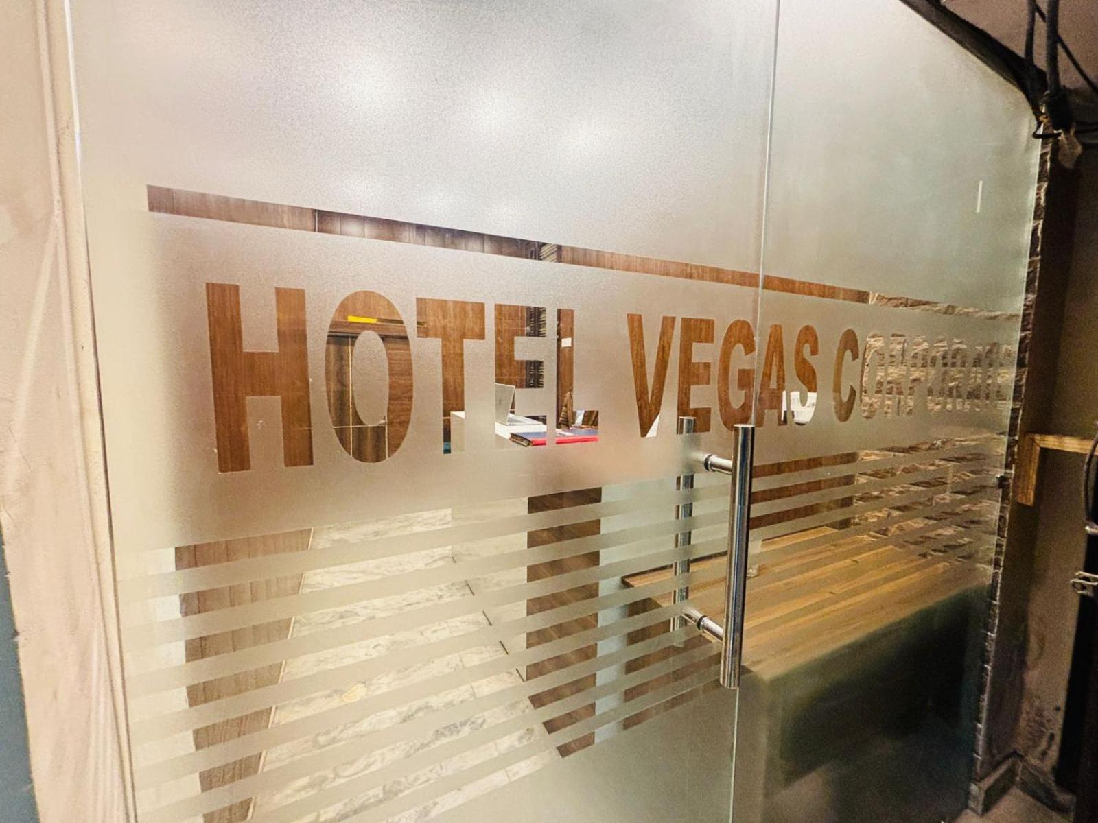 Hotel Vegas Corporate Suites Noida Eksteriør bilde